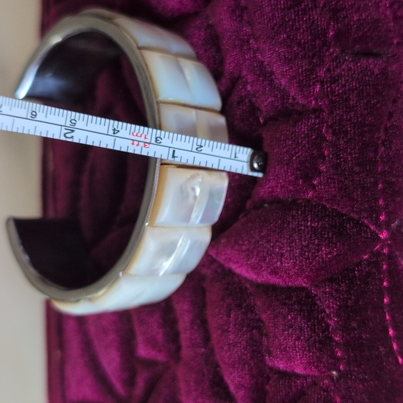 Elegant Mother of Pearl Cuff Bracelet - Picture 6 of 6